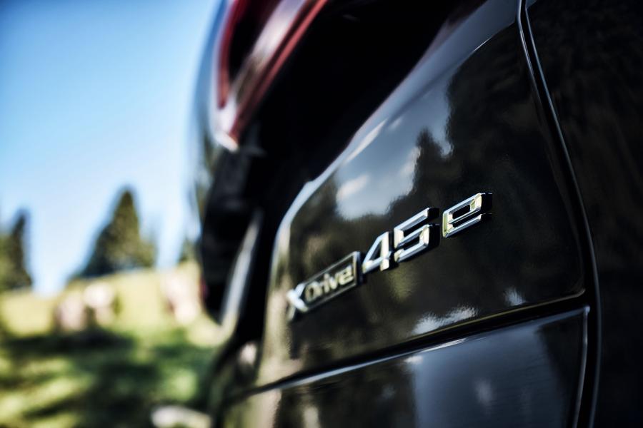 Логотип BMW X5 xDrive45e iPerformance (G05) 2019 года  (WW) (фото 92 из 102)